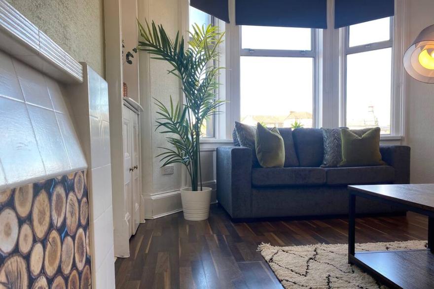 ByEvo 19 Walker - Spacious 2 Bed, 1 bath Apartment close to GLA and Town Centre