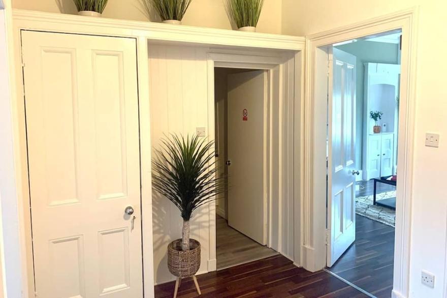 ByEvo 19 Walker - Spacious 2 Bed, 1 bath Apartment close to GLA and Town Centre
