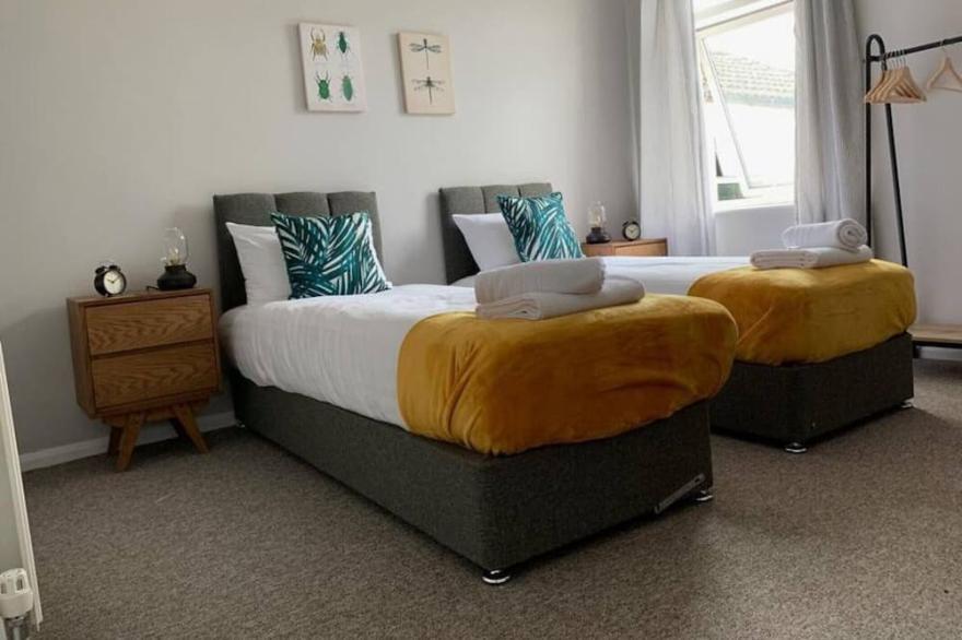 StayZo 2BR House Accommodation in Peterborough