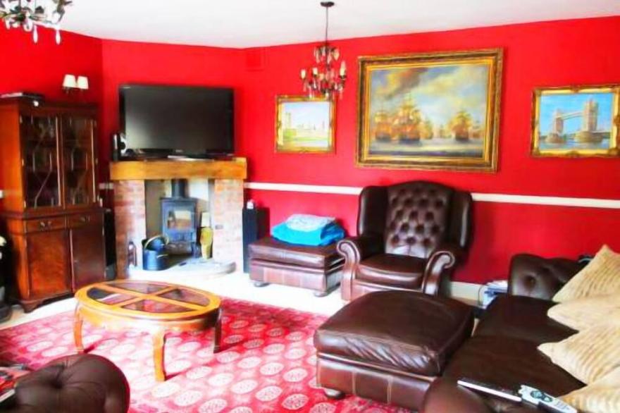 Cleugh Manor; Superb Entertaining Space for Families, History and Nature Lovers