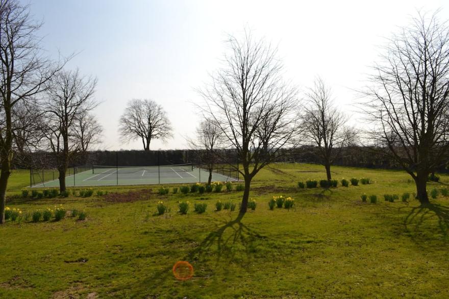 Holiday home with Tennis Court