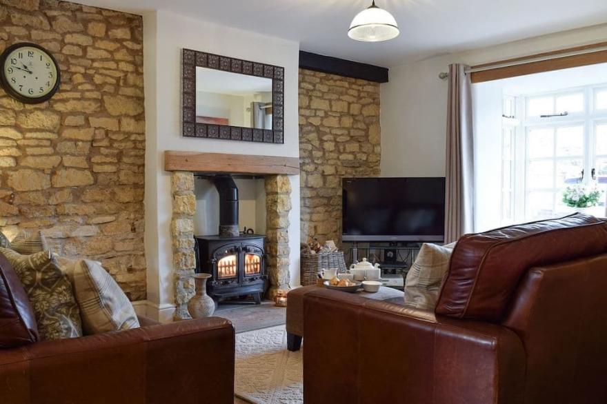 SPRING COTTAGE Beautiful Stone Cottage in Bourton on the Water