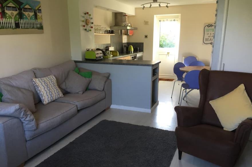 3 bedroom house With Shared Use Of Pool, Tennis Courts.