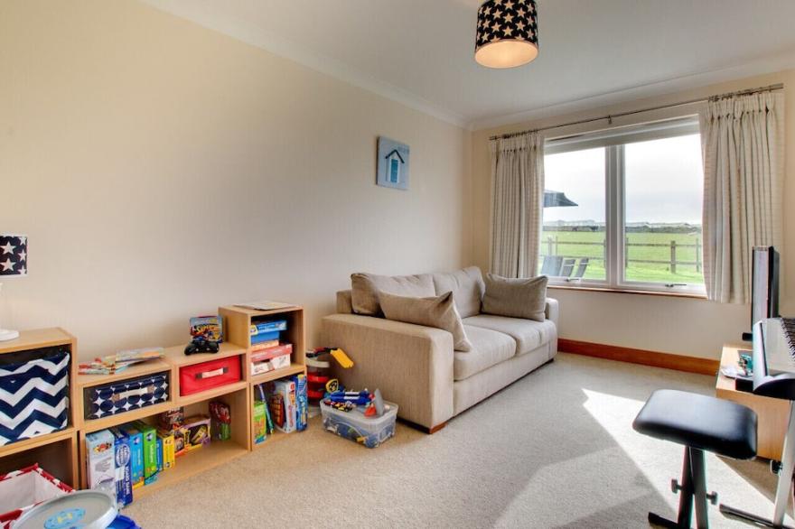 Beach Plaice - Four Bedroom House, Sleeps 8