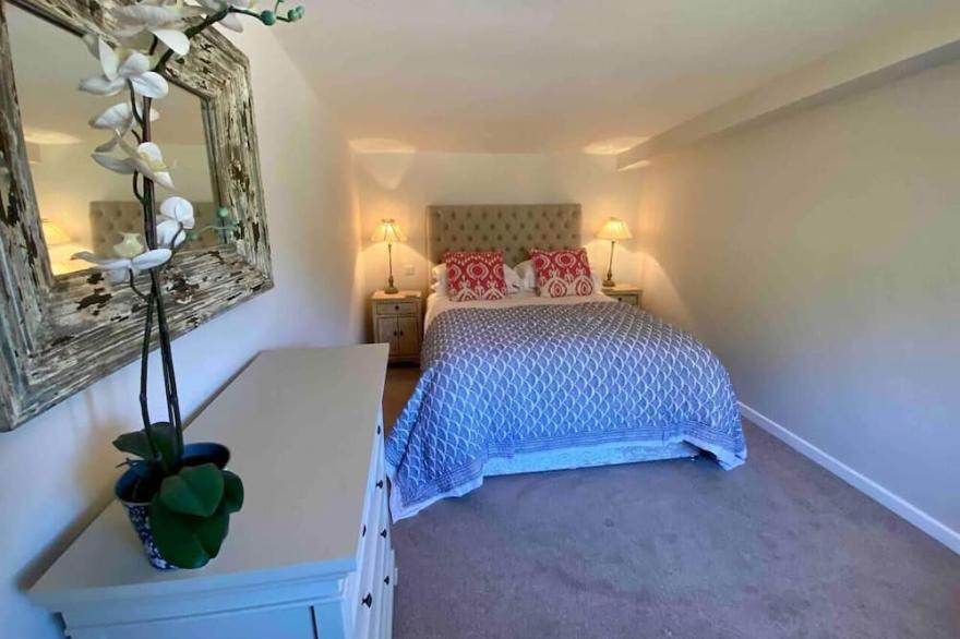 Romantic hideaway cottage, near Bridport, Dorset