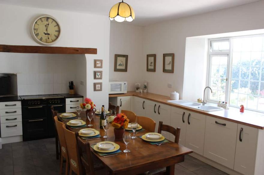 Period Property in Idyllic Rural Devon Countryside close to Dartmoor, Sleeps 10