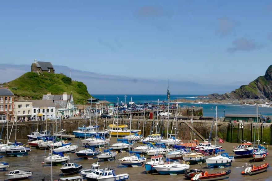 Harbourside 19th Century Cottage. Amazing Sea Views, Terrace and Garage Parking