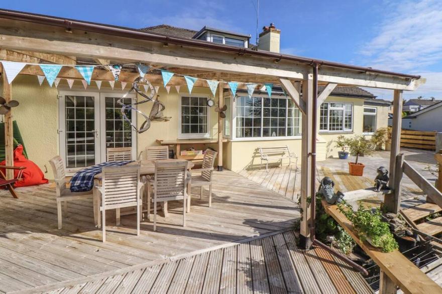 MARINERS, pet friendly, character holiday cottage in Penryn