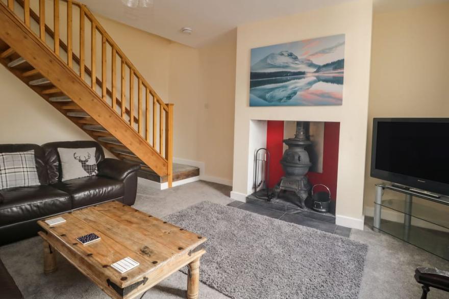 CRINAN COTTAGE, family friendly, with open fire in Carlisle