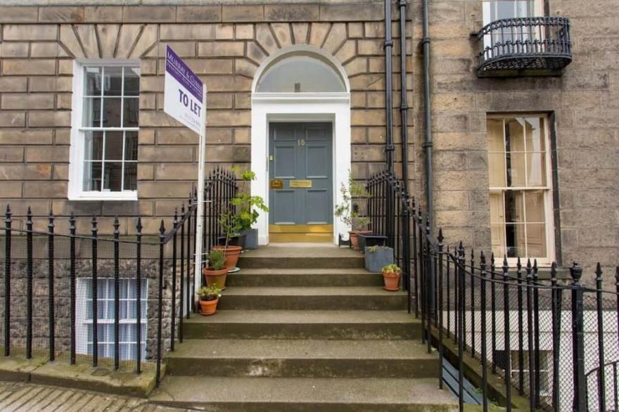 Quiet City Centre Spacious Apartment
