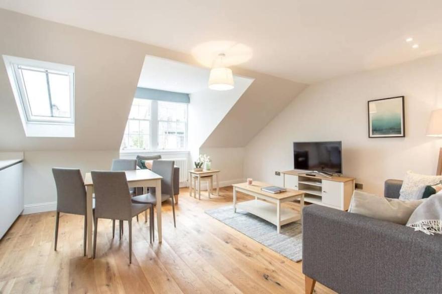 Quiet City Centre Spacious Apartment