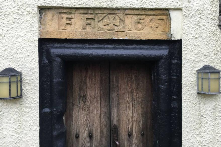 Beautiful restored house dating from 1647 in the heart of Newlands Valley.