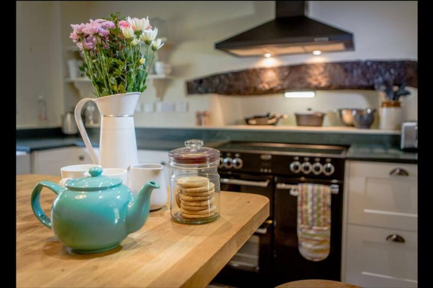 Beautiful restored house dating from 1647 in the heart of Newlands Valley.
