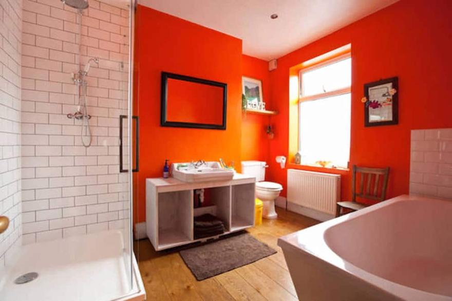 Lovely home in Brighton sleeps 8