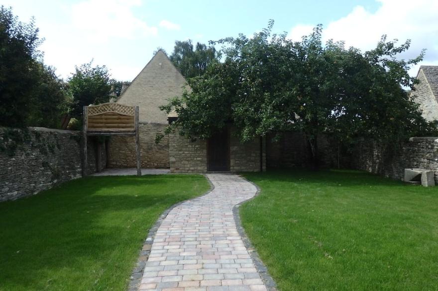 Cotswold Cottage - The Cottage - in the centre of Burford
