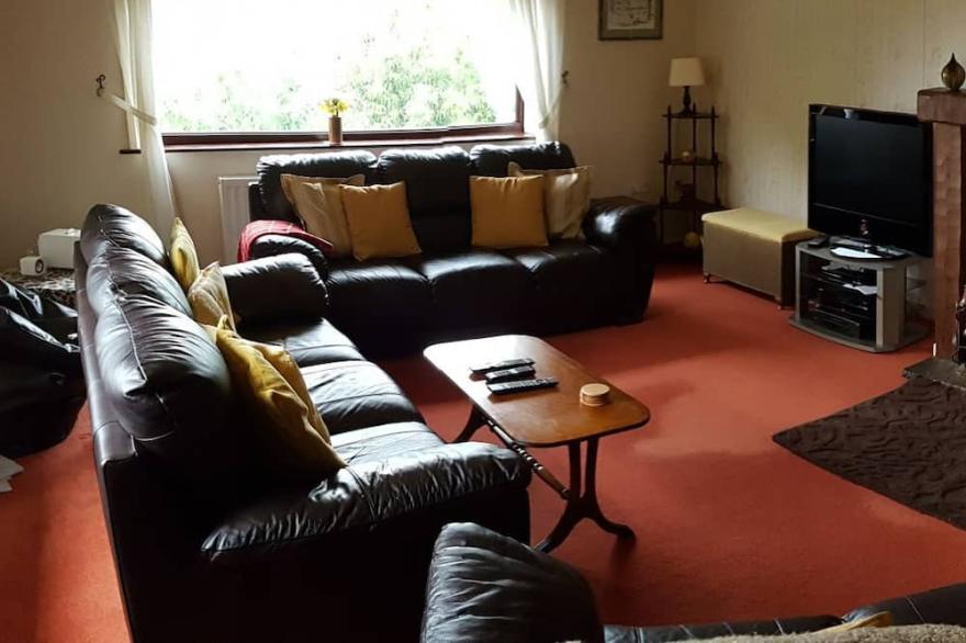 Family friendly bungalow, peaceful location, superb views