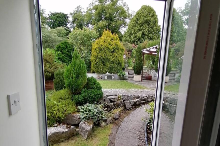 Comfortable and spacious apartment near Bakewell in the Peak District.