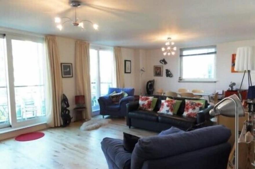 Fabulous City Centre Riverside apartment overlooking Big Ben