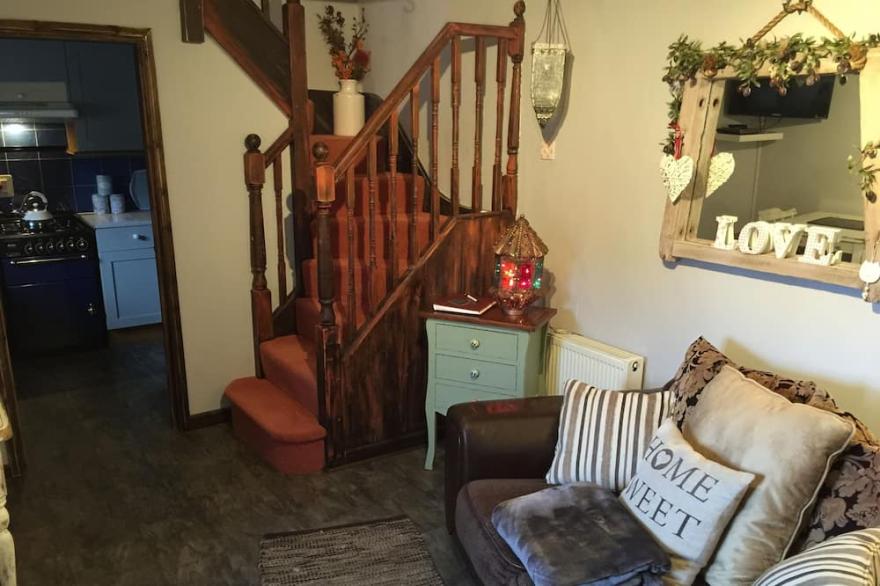 Olive Barn one bed Beautiful vintage Village barn.In the Forest of Dean