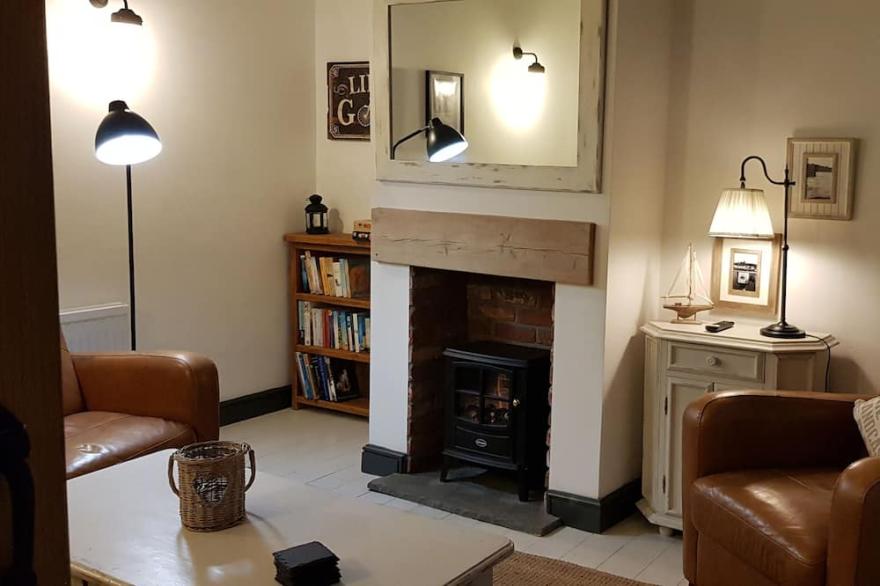 Beautiful Cottage, Old Town Location, Yards from Beach, Sea Views & Courtyard