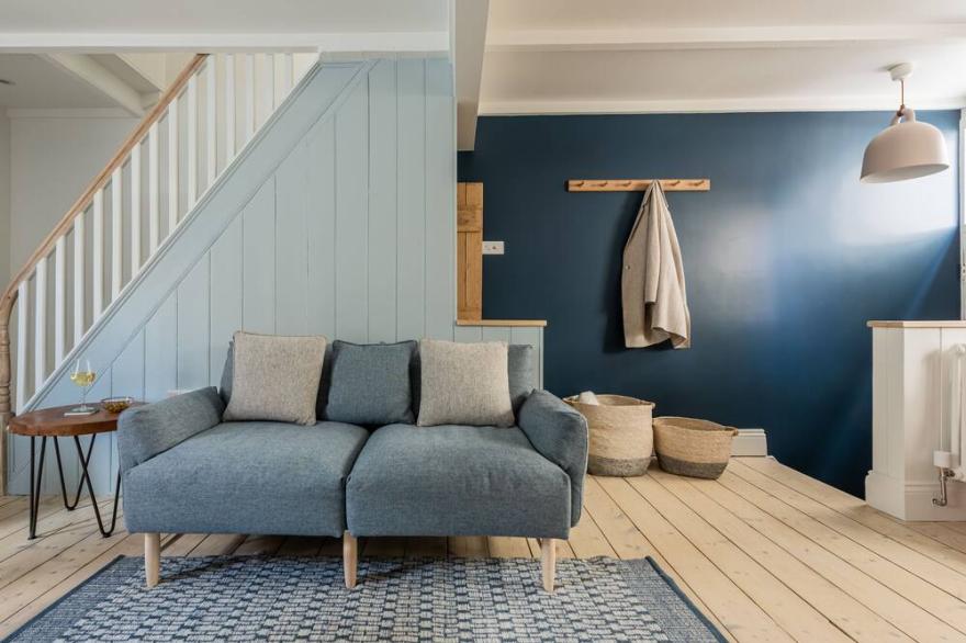 Rose Cottage, a luxury cottage to sleep a family of four in the heart of St Ives, with allocated parking
