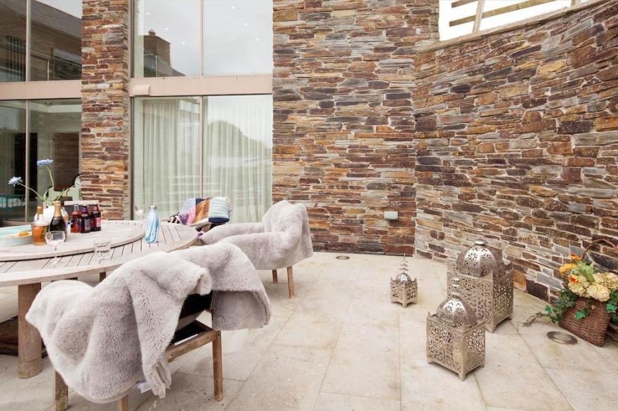 A large family home that sleeps 8 guests  in 4 bedrooms