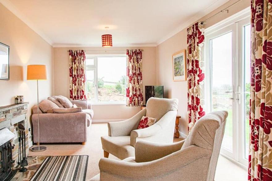 Rock Pools is a spacious detached house set in a quiet residential area in Gorran Haven