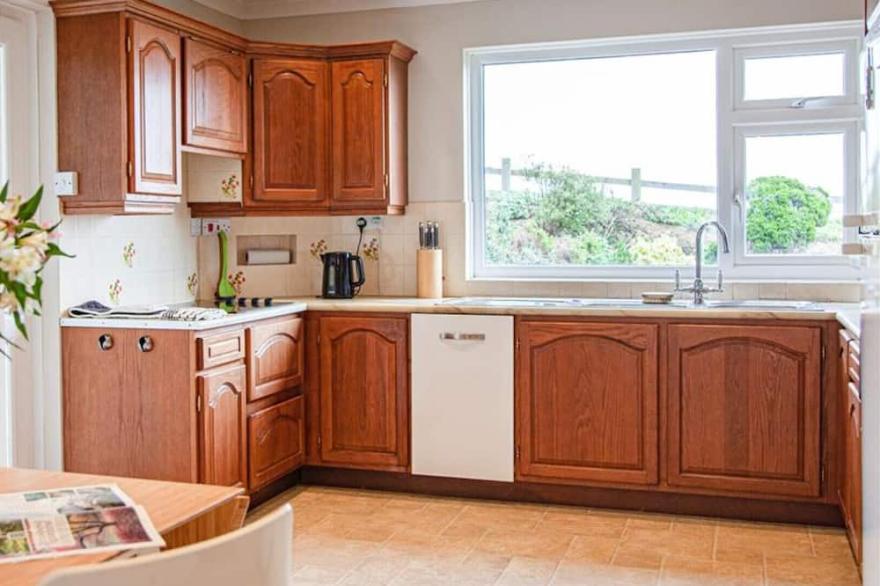 Rock Pools is a spacious detached house set in a quiet residential area in Gorran Haven