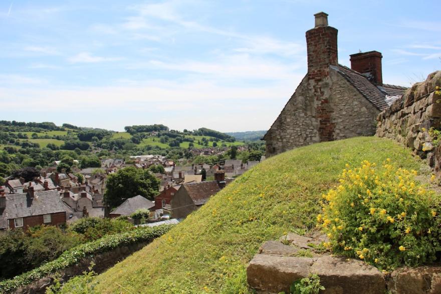 Charming, Stylish And Fabulously Comfortable 250 Year Old Cottage
