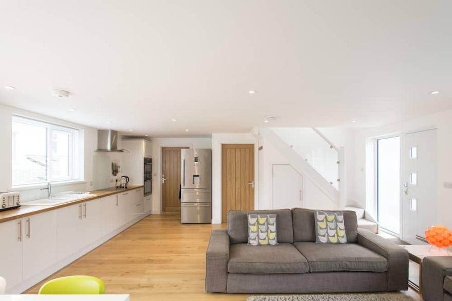 Camana Modern Stunning Self Catering Home Carbis Bay Sea Glimpses Parking Wifi