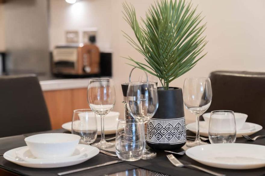 Arcadian Apartment - Secure Parking - Balcony