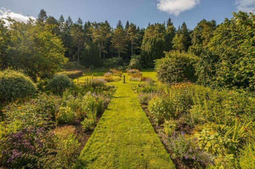 Kennedy Cottage - Traditional 3 Bedroom Cottage on Beautiful Blairquhan estate