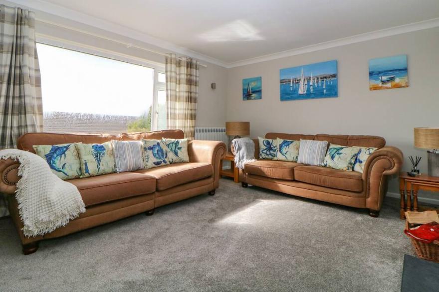 HEDGEROW, pet friendly, with open fire in Blackawton