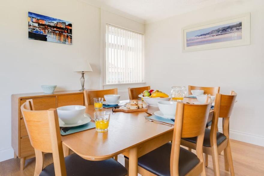The Parsonage - Three Bedroom House, Sleeps 6