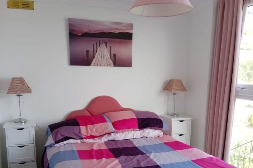 Black Rock Beach Resort, Millendreath - peaceful location, private beach