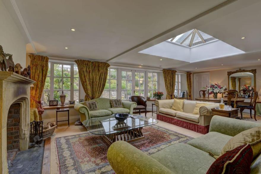 Classic Country House with Heated Indoor Pool Complex and Private Walled Garden