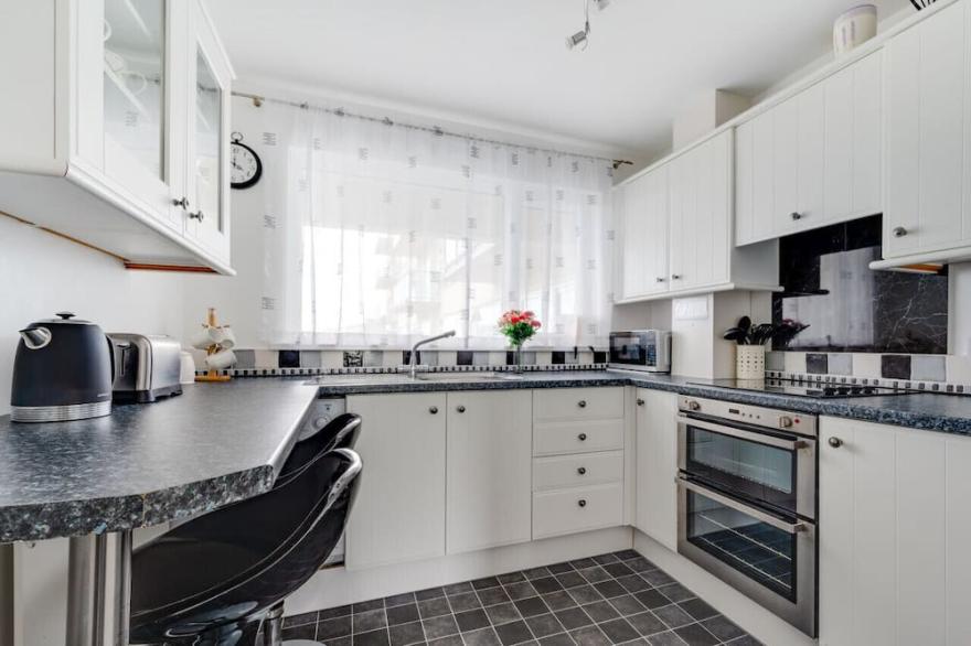Harbour View - One Bedroom Apartment, Sleeps 2