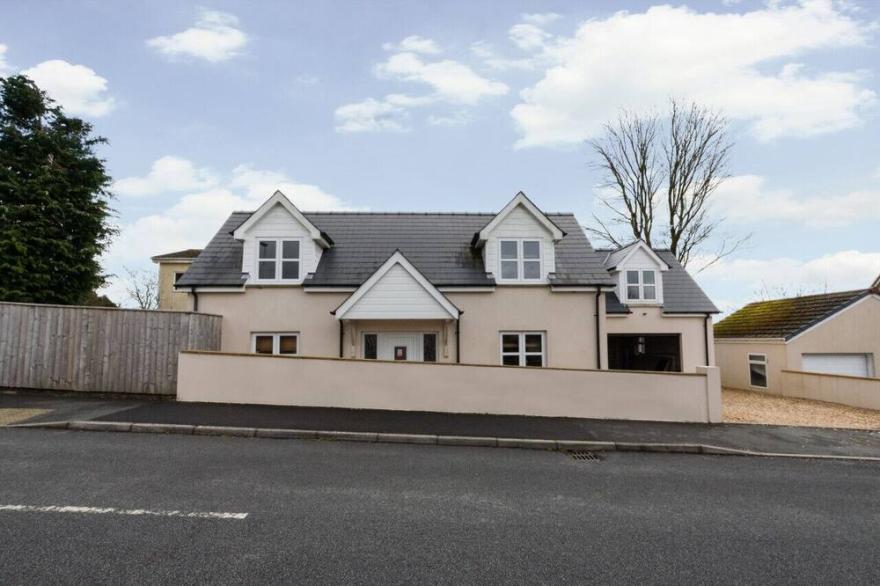 Vineyard Vale House - Three Bedroom House, Sleeps 6