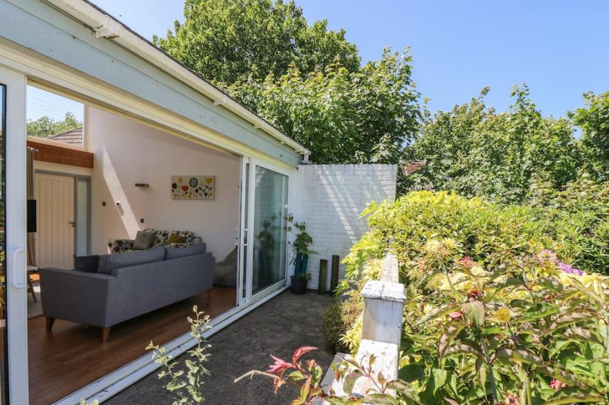 TREPOLPEN, pet friendly, with open fire in Bude