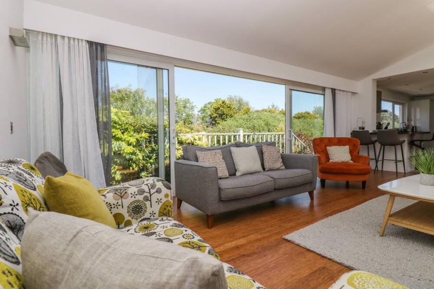 TREPOLPEN, pet friendly, with open fire in Bude