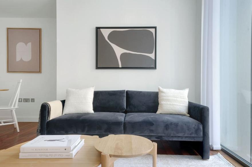 Quirky Central Shoreditch 1 Bedroom Aprt nr. Old Street, by Blueground