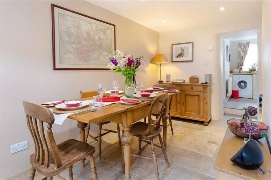 BOXTREE, pet friendly, character holiday cottage in Keswick