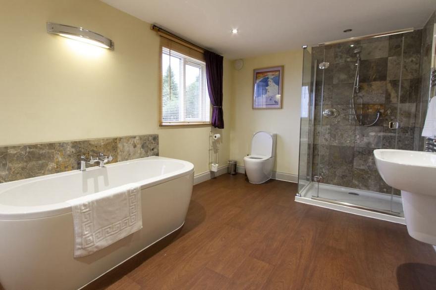 The Lookout Keswick -Luxury House