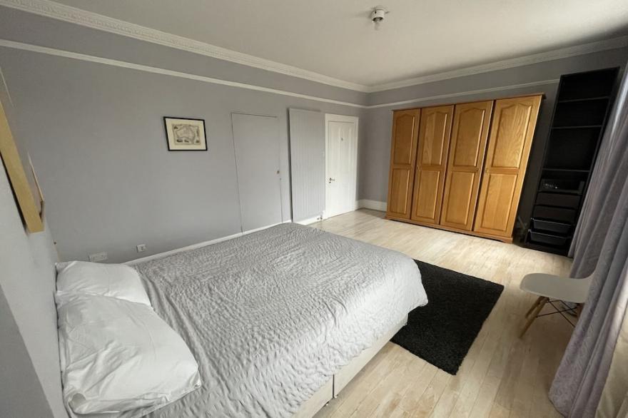 Beautiful 5-bedroom townhouse