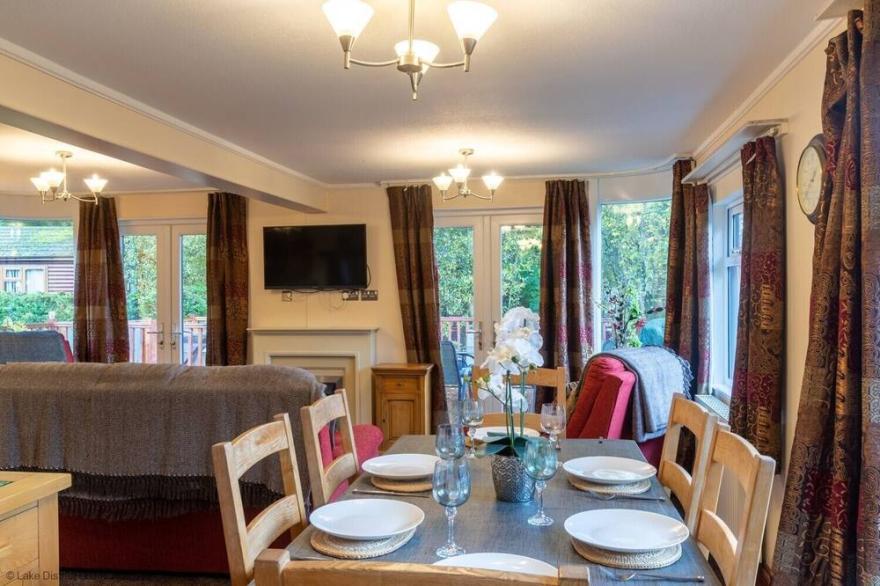 THIRLMERE VIEW, family friendly, luxury holiday cottage in Windermere