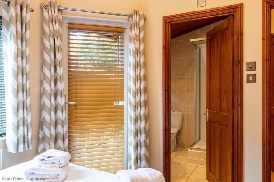 THIRLMERE VIEW, family friendly, luxury holiday cottage in Windermere