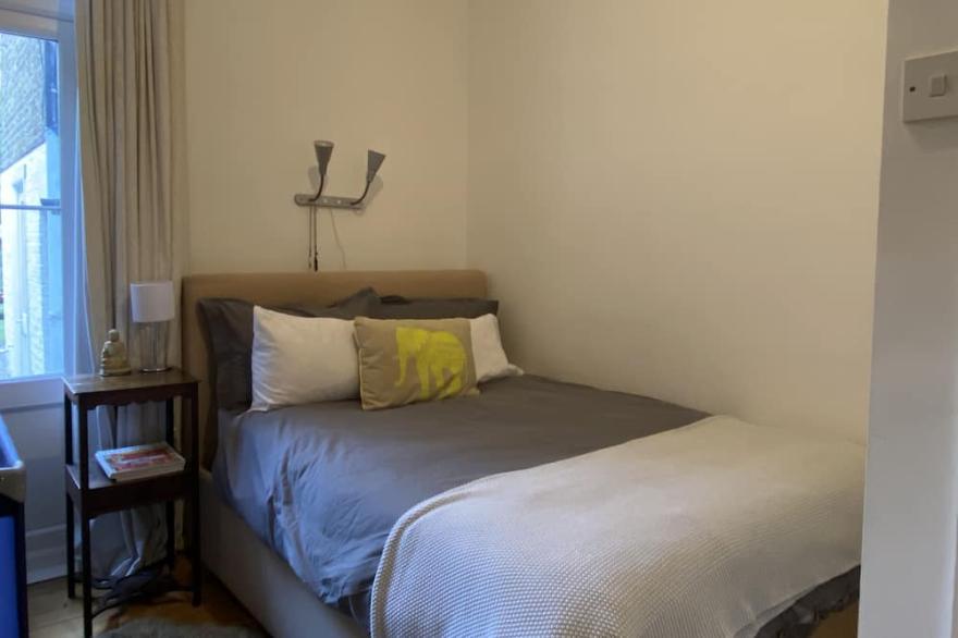 Cute One Bedroom Garden Flat in Putney