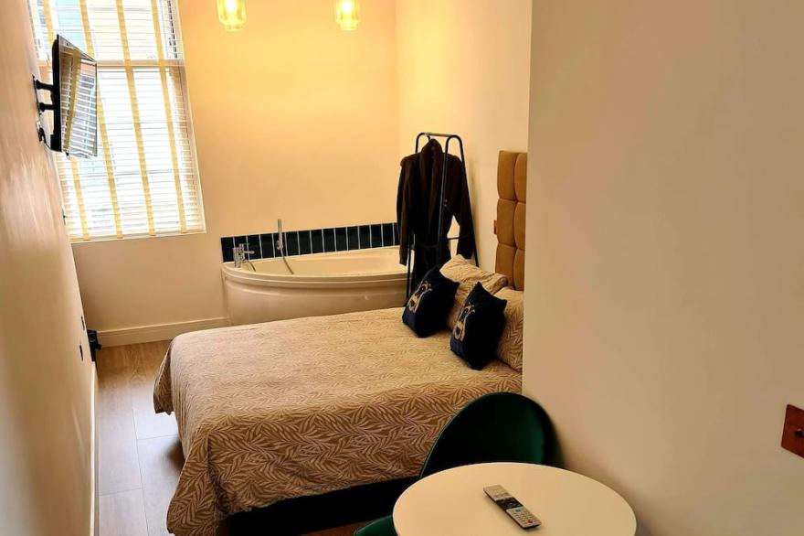 1st floor luxury large jacuzzi ensuite - Angel, N1