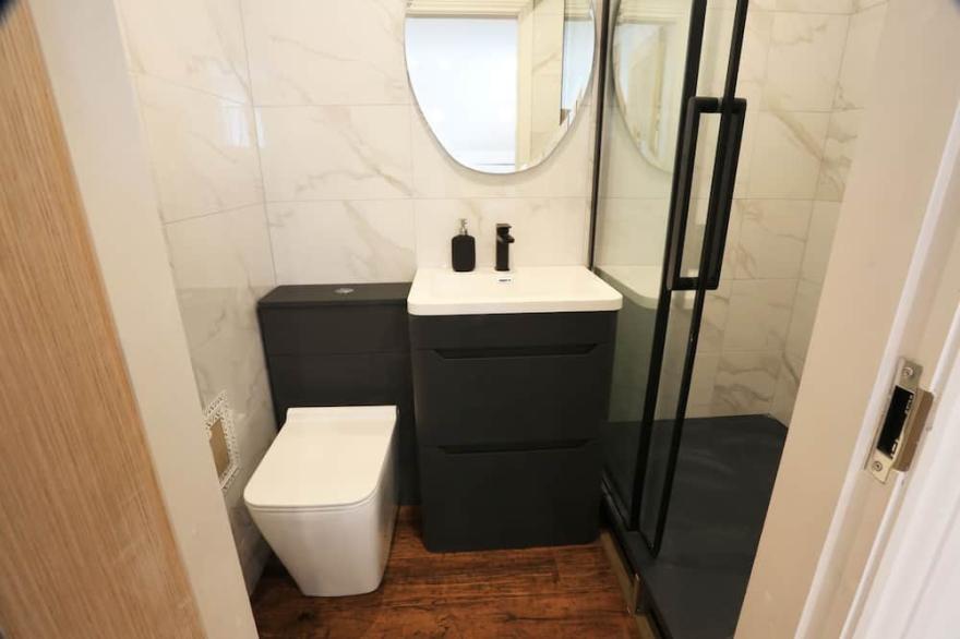 Classic Apartment at Hotl Aparts at Deal House