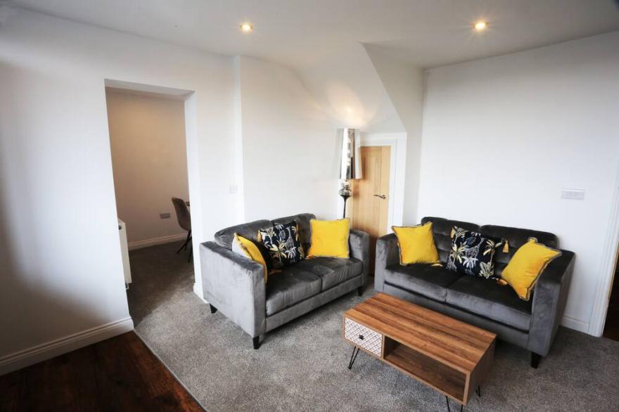 Classic Apartment at Hotl Aparts at Deal House